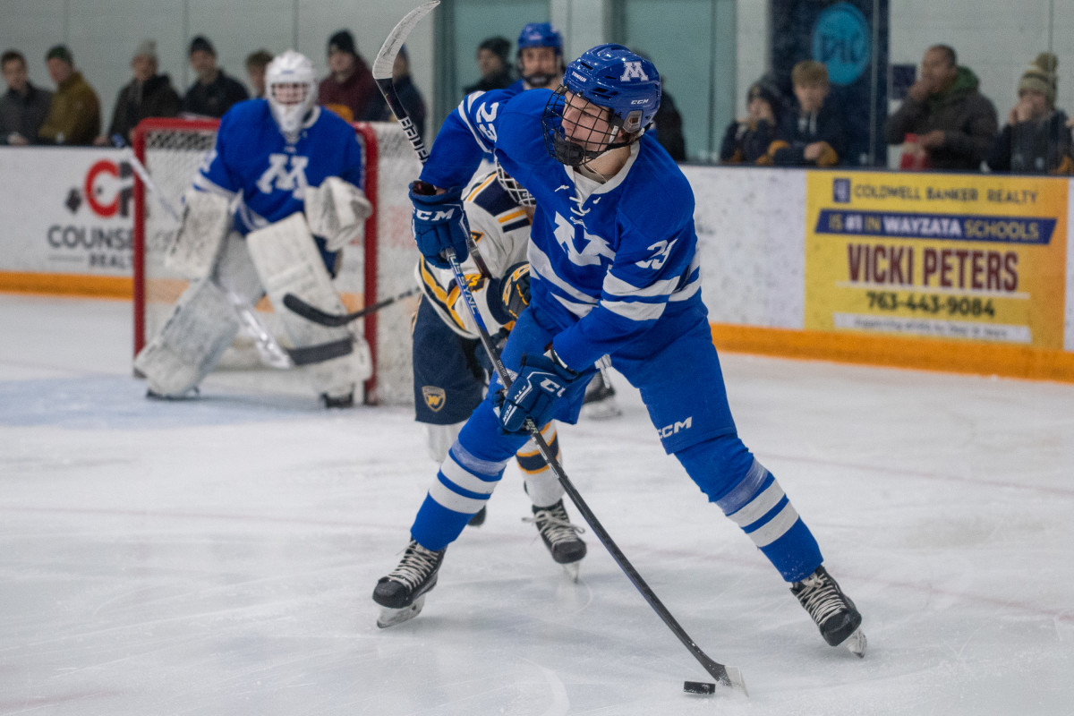 Minnetonka vs Wayzata Feb2-23 Earl Ebensteiner12
